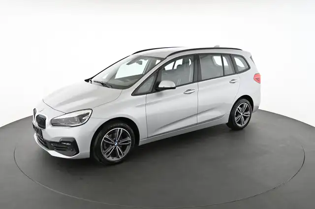 BMW 2 Series view 3