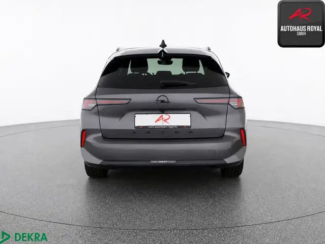 Opel Astra view 4