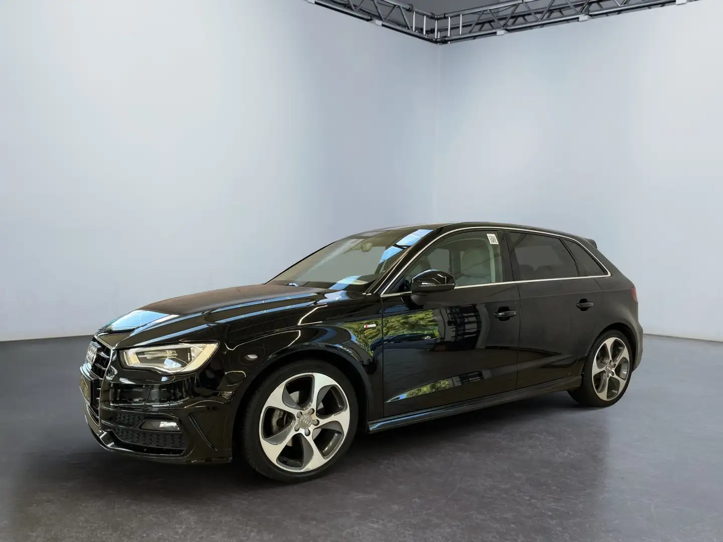 Audi A3 Sportback S-Line TFSI Navigation PDC Alcantara Schwarz - 2