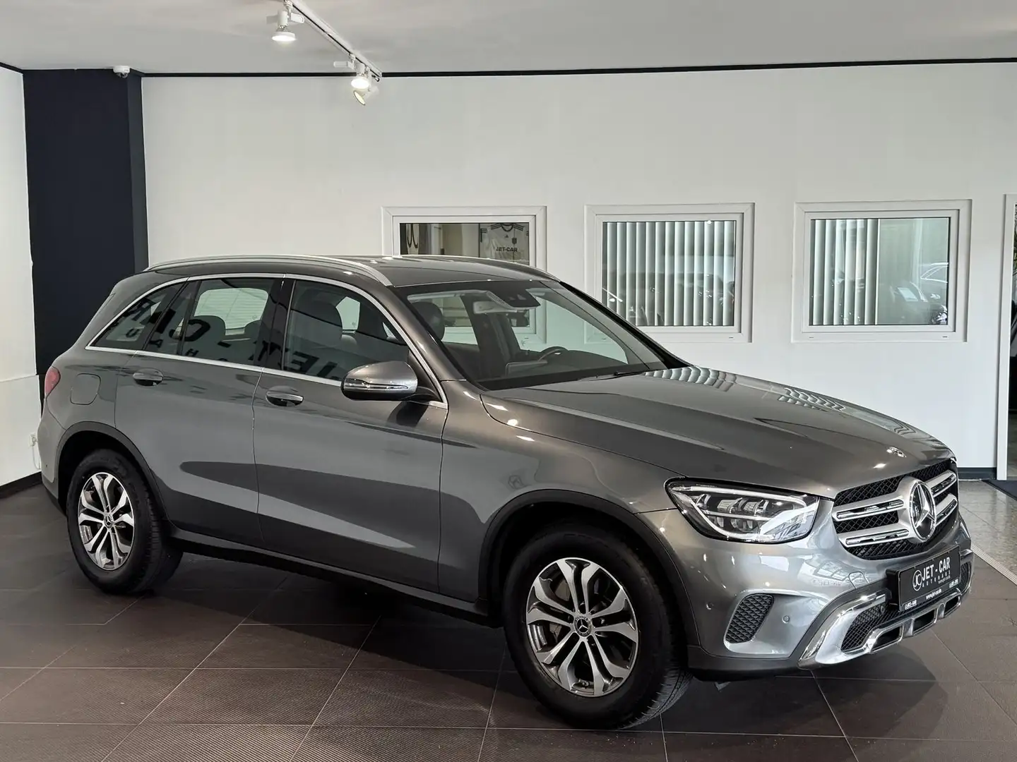 Mercedes-Benz GLC 200 d 4Matic*1.Hand-AHK* Grau - 2