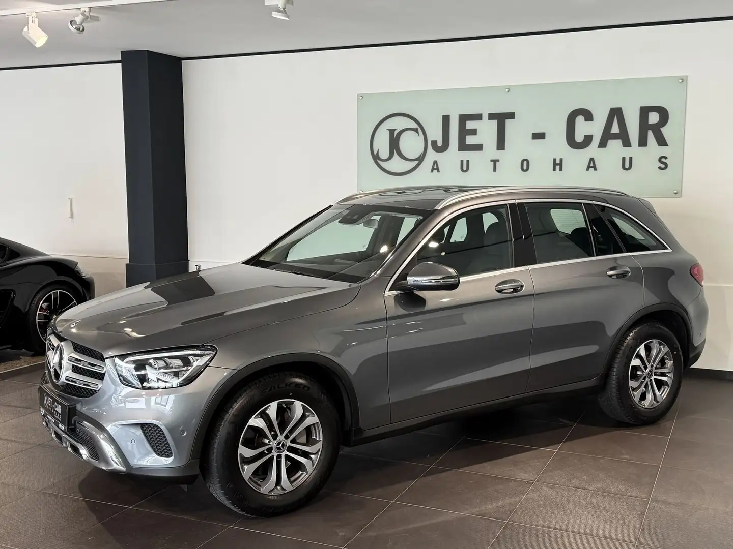 Mercedes-Benz GLC 200 d 4Matic*1.Hand-AHK* Grau - 1