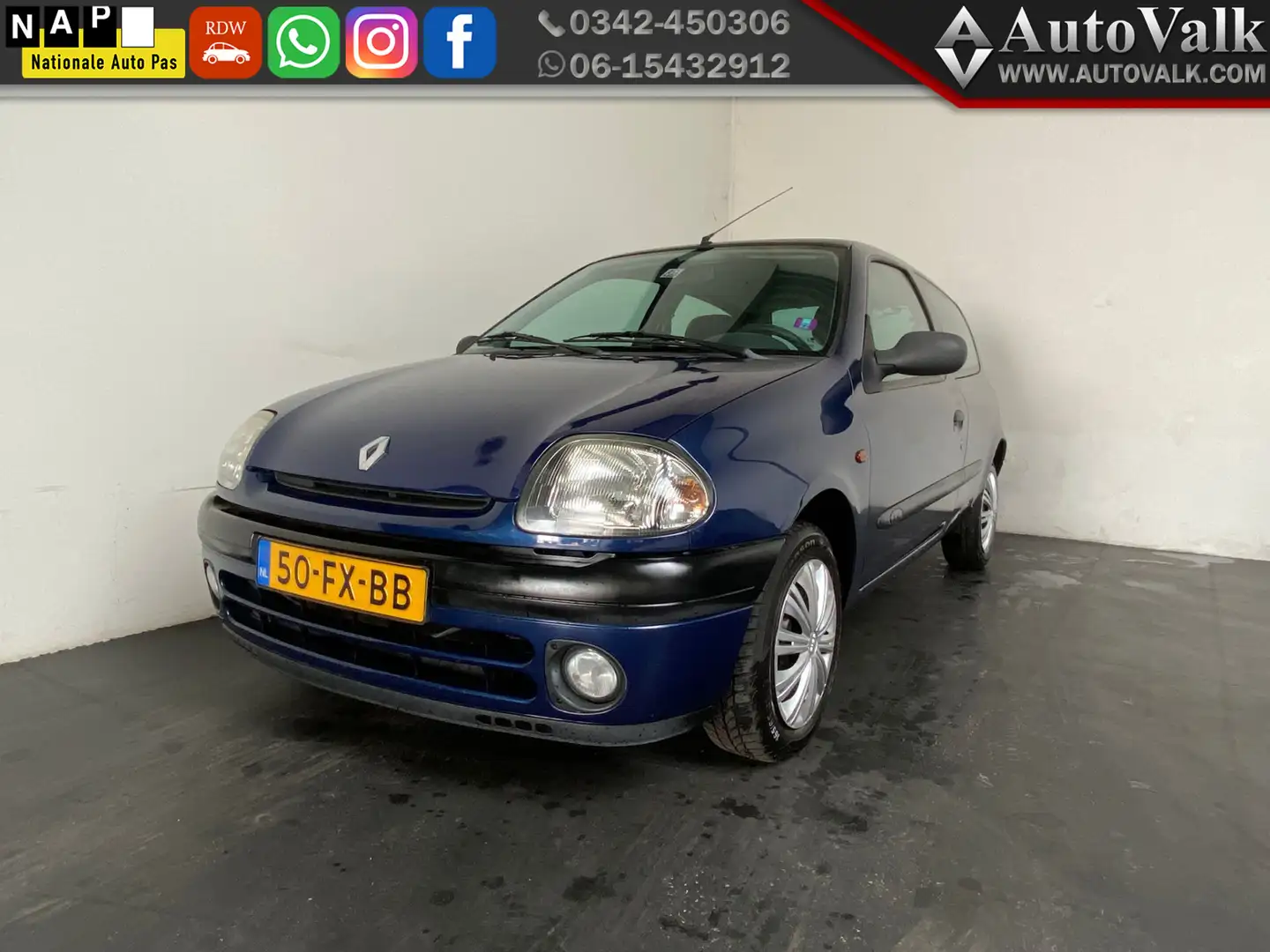 Renault Clio 1.2 RN Blauw - 1