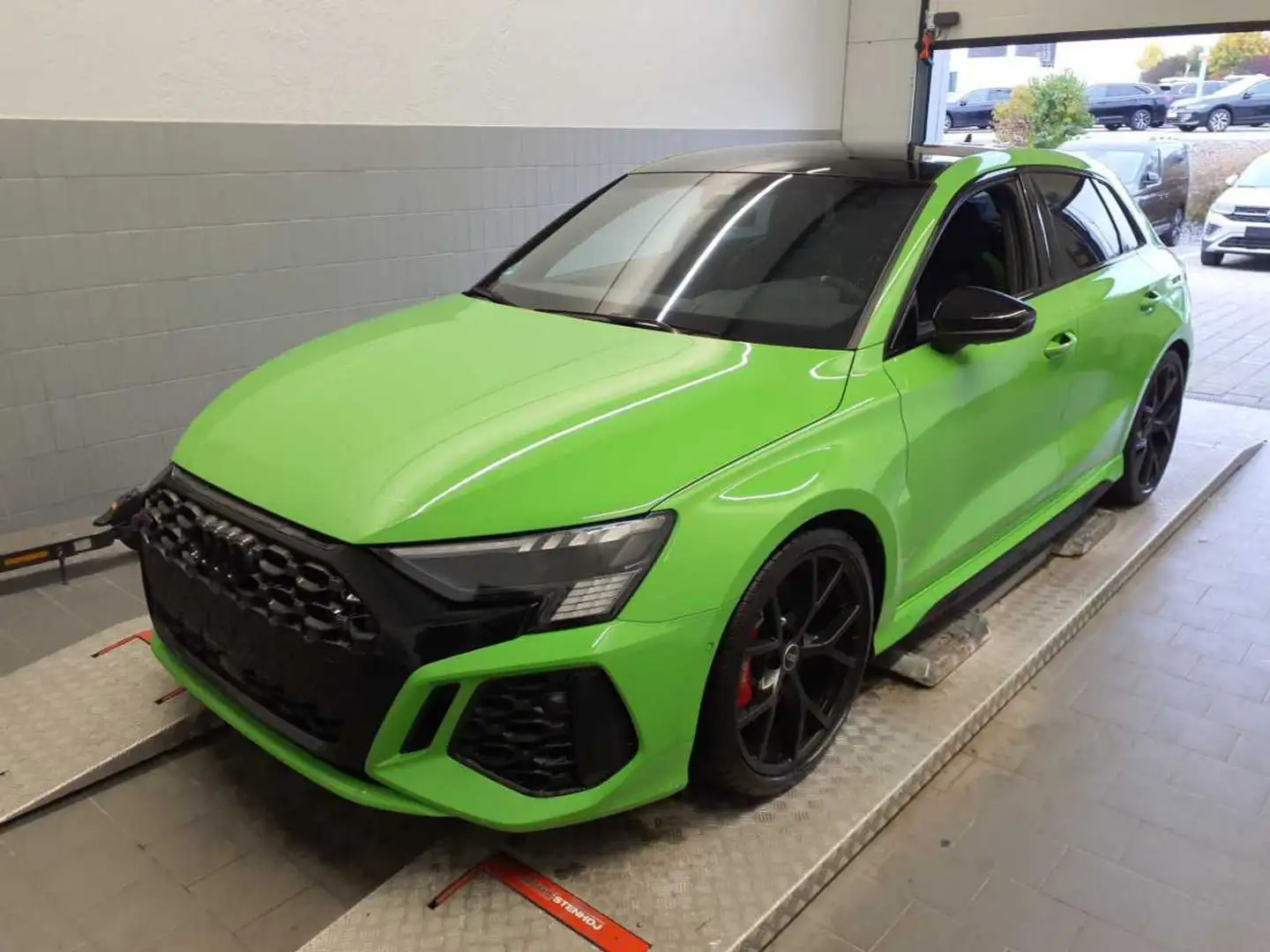 Audi RS3 Sportback Pano B&O RS-AGA V-max Anschlussgar. Grün - 2