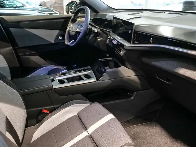 Opel Grandland view 12