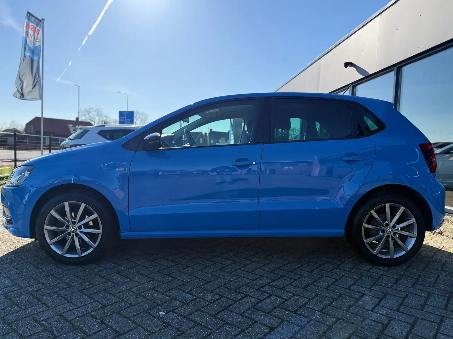 Volkswagen Polo 1.0 Trendline Blau - 2