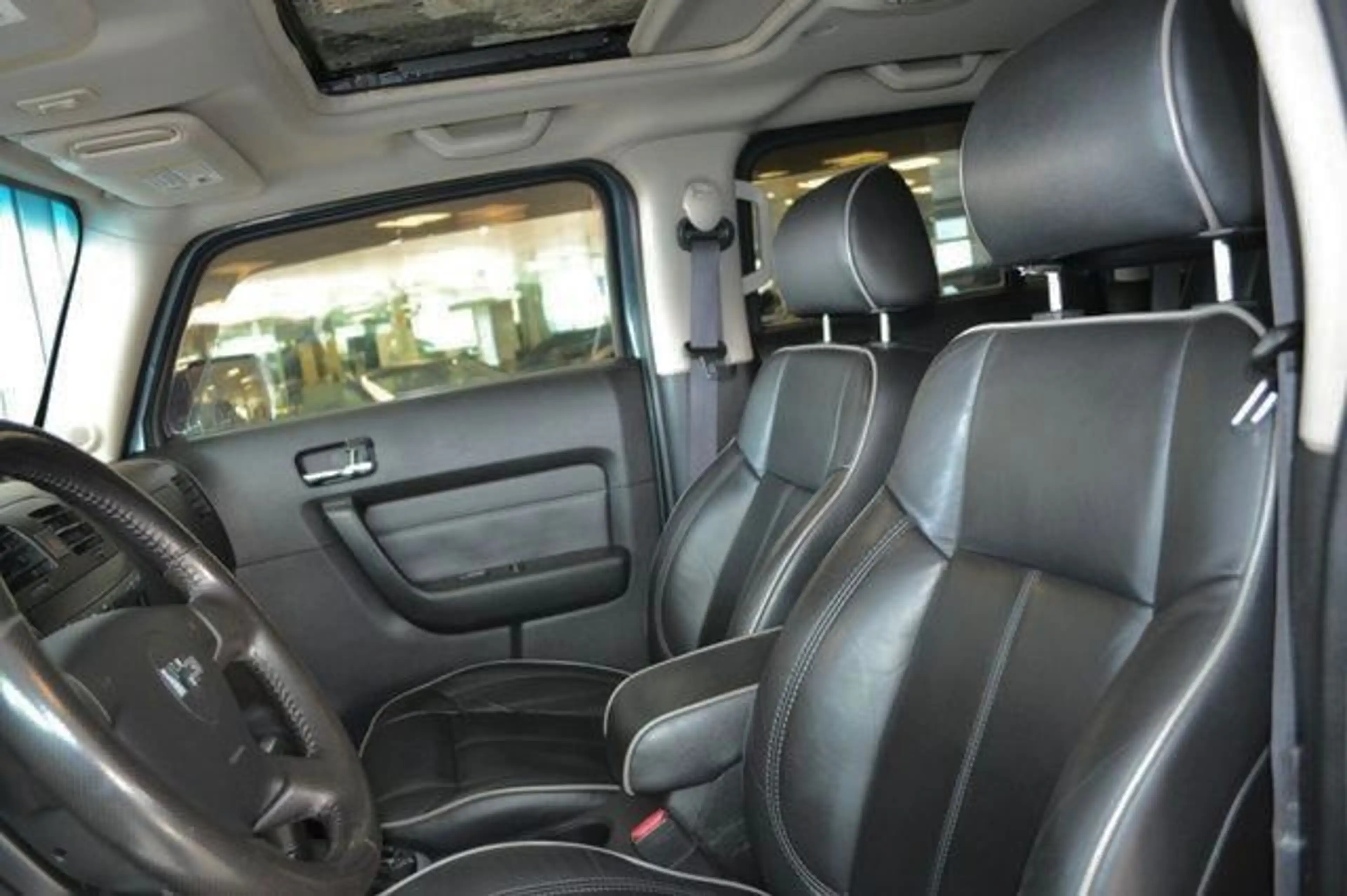 HUMMER H3 3,7 4WD — photo 3