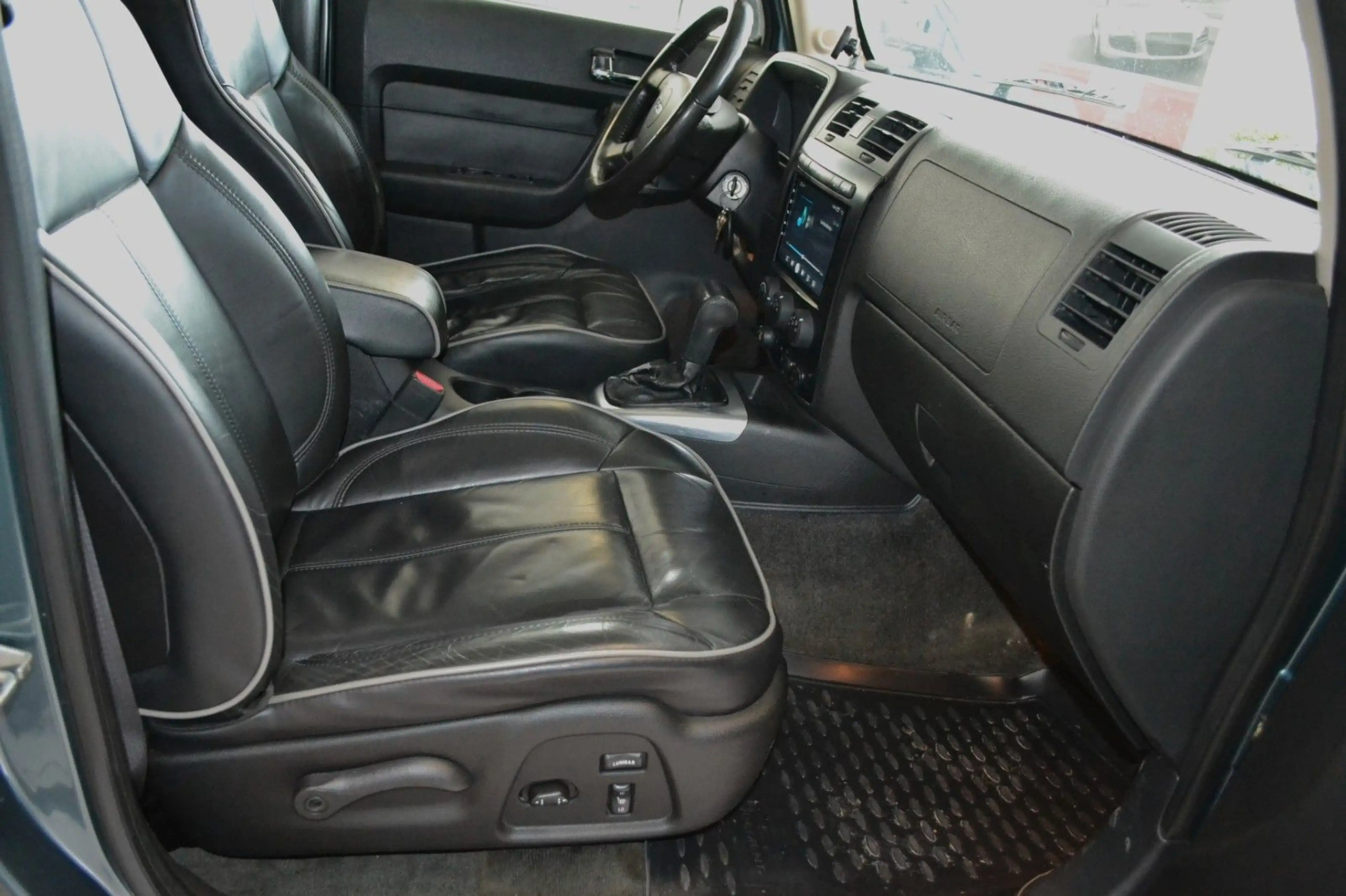 HUMMER H3 3,7 4WD — photo 9
