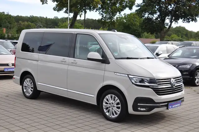 Volkswagen T6 Multivan T6.1 Multivan 2.0 TDI DSG Generation Six ACC STANDHZ VIRTUAL ALCANTARA LED RKAM EL HECKKLAPPE TISCH NAVI TOTWINKEL 7SITZE