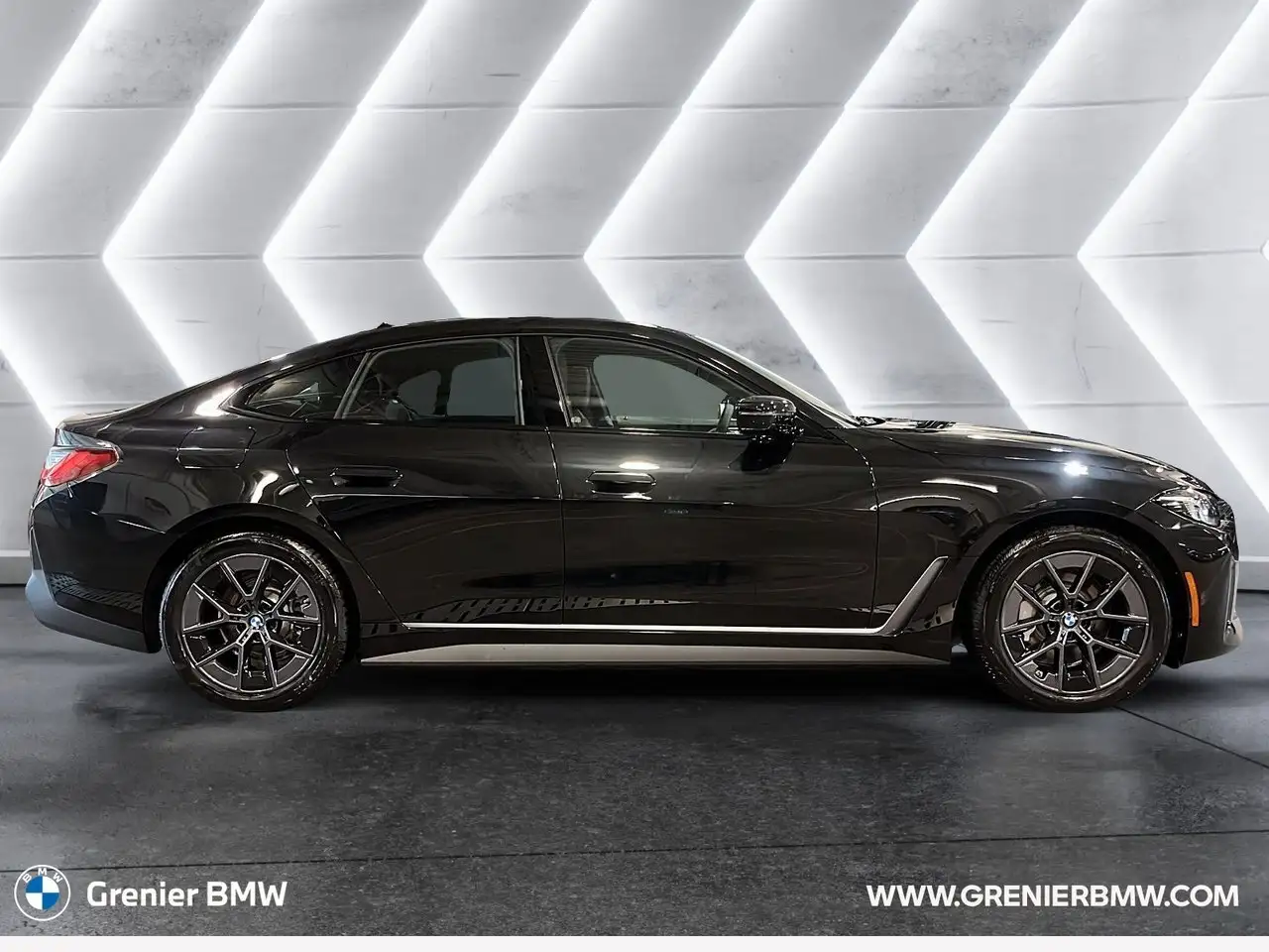 BMW i4 photo BMW i4