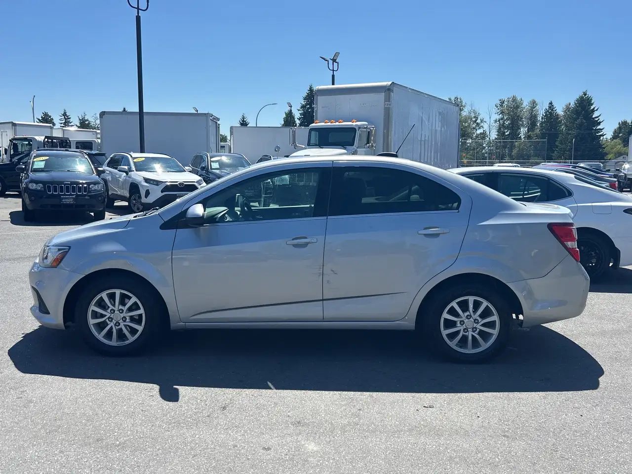 Chevrolet Sonic снимка Chevrolet Sonic