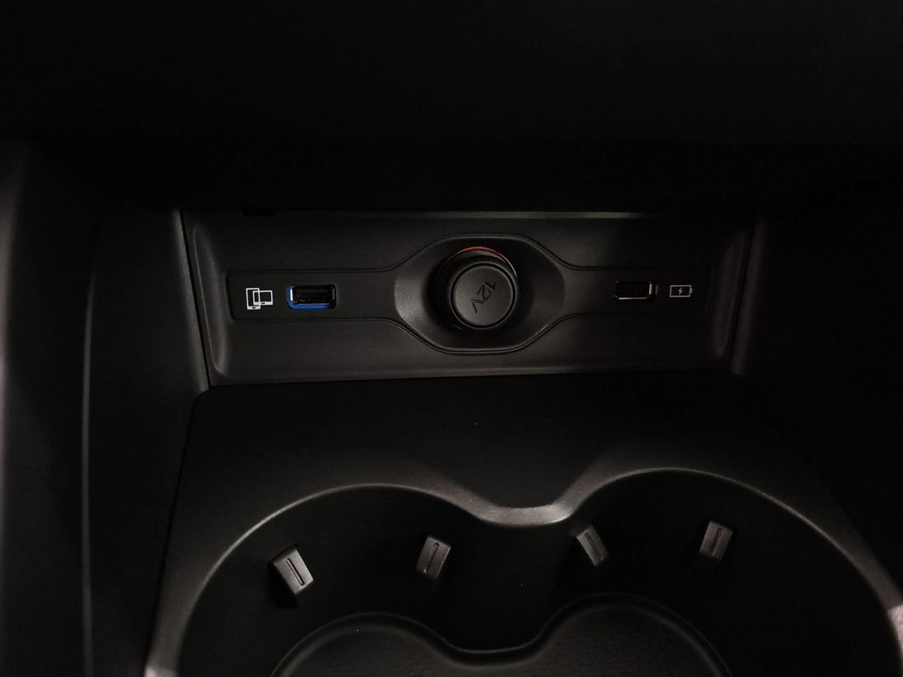 MG HS HEV+ LUX MY25.5 SHZ LHZ NAV 360 Black Finanzier — photo 10