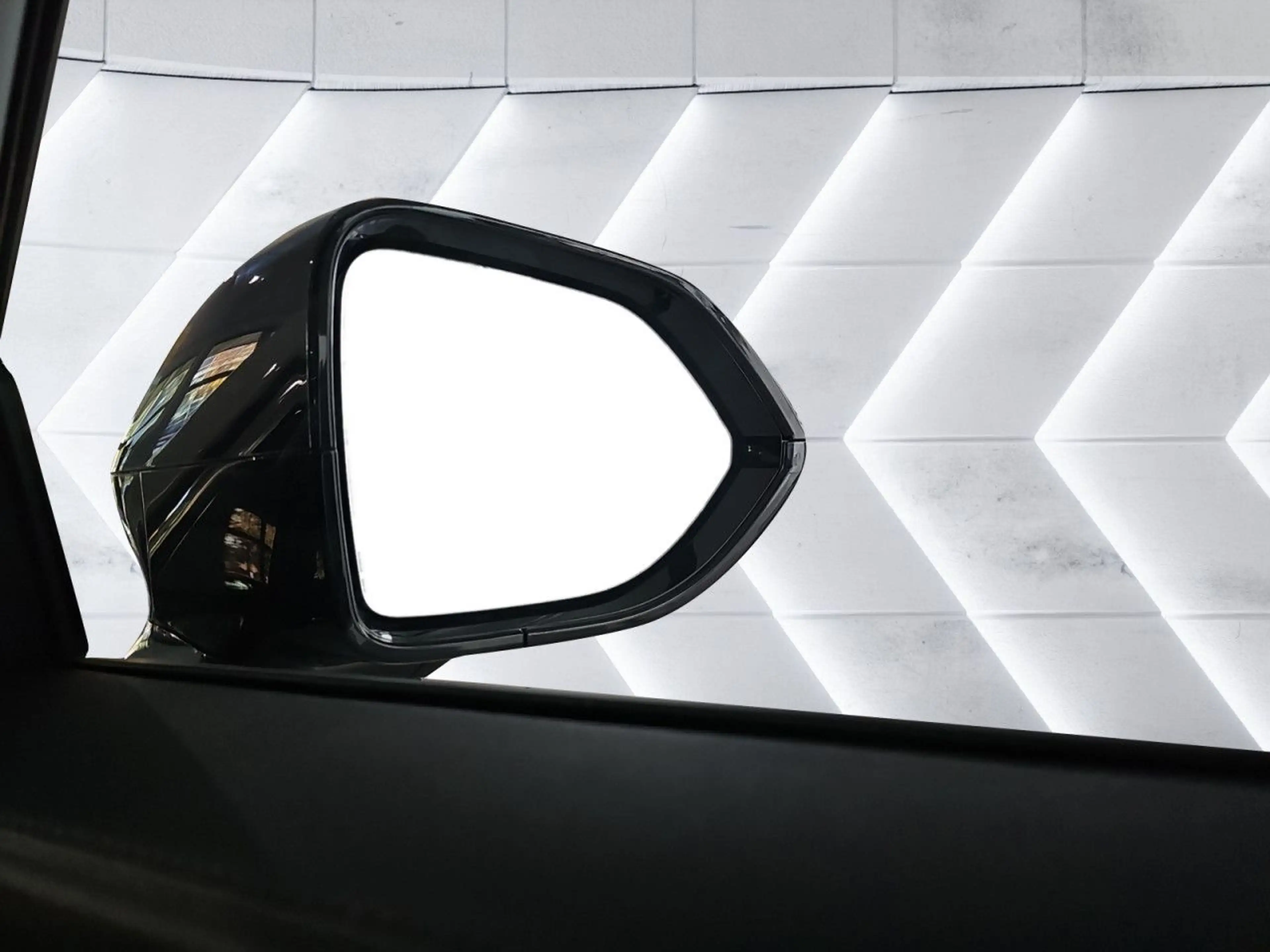 MG HS HEV+ LUX MY25.5 SHZ LHZ NAV 360 Black Finanzier — photo 14