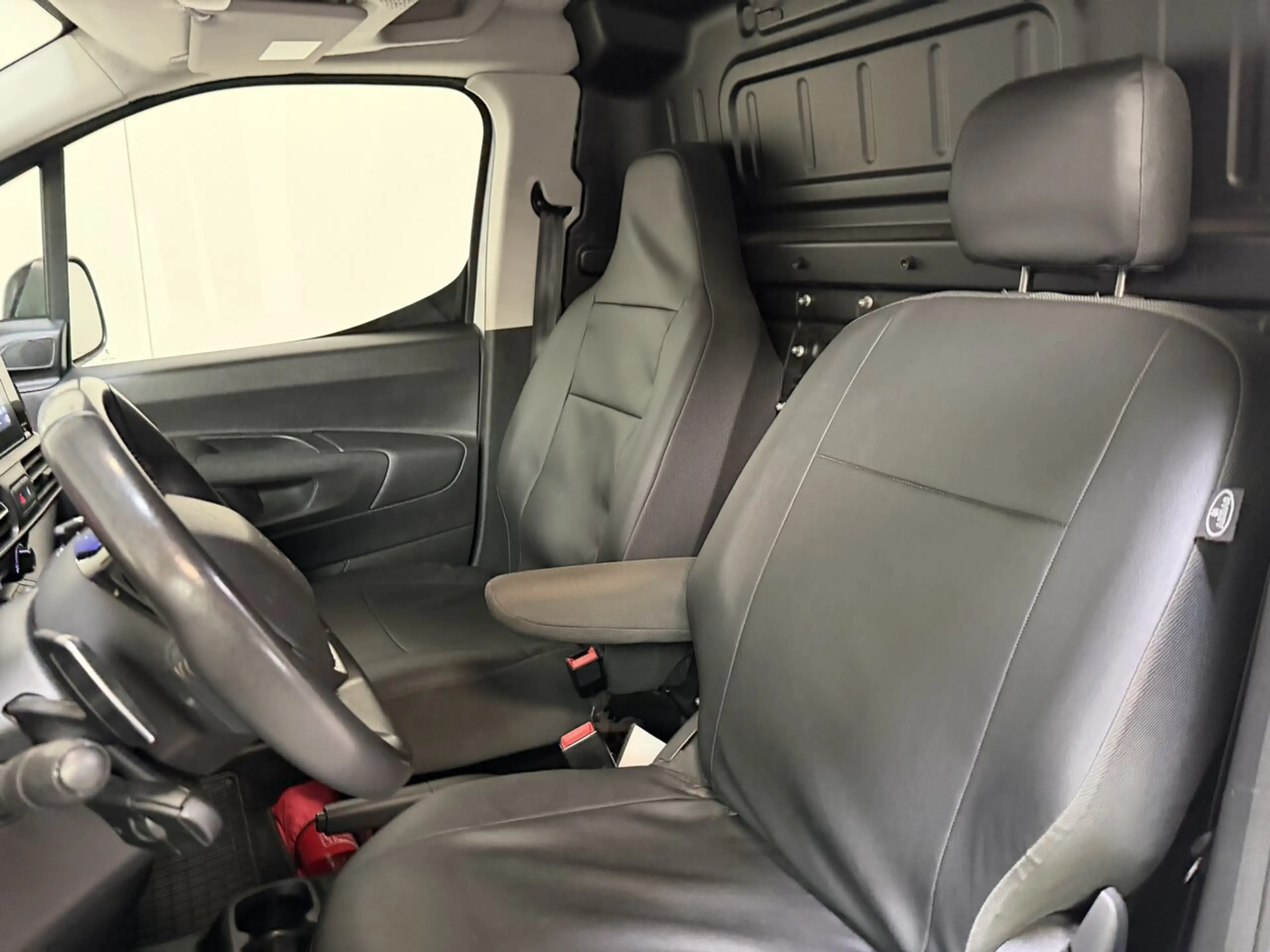 Peugeot Partner 1.5d Lichte Vracht Autom. 2PL - Airco - GPS - T... — photo 10