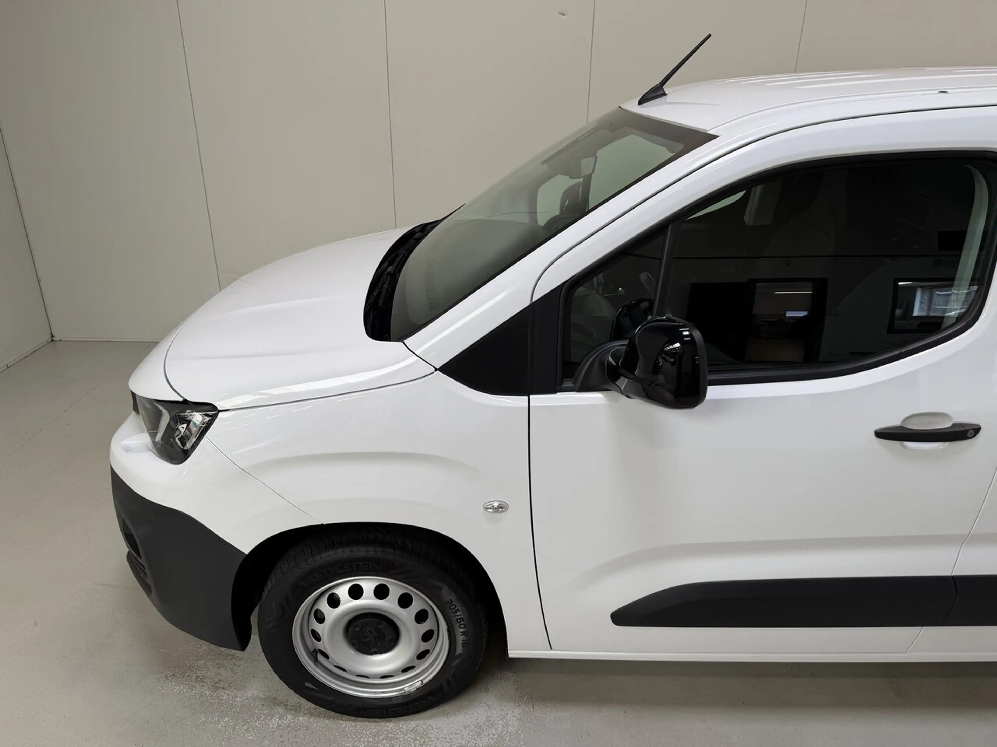 Peugeot Partner 1.5d Lichte Vracht Autom. 2PL - Airco - GPS - T... — photo 22