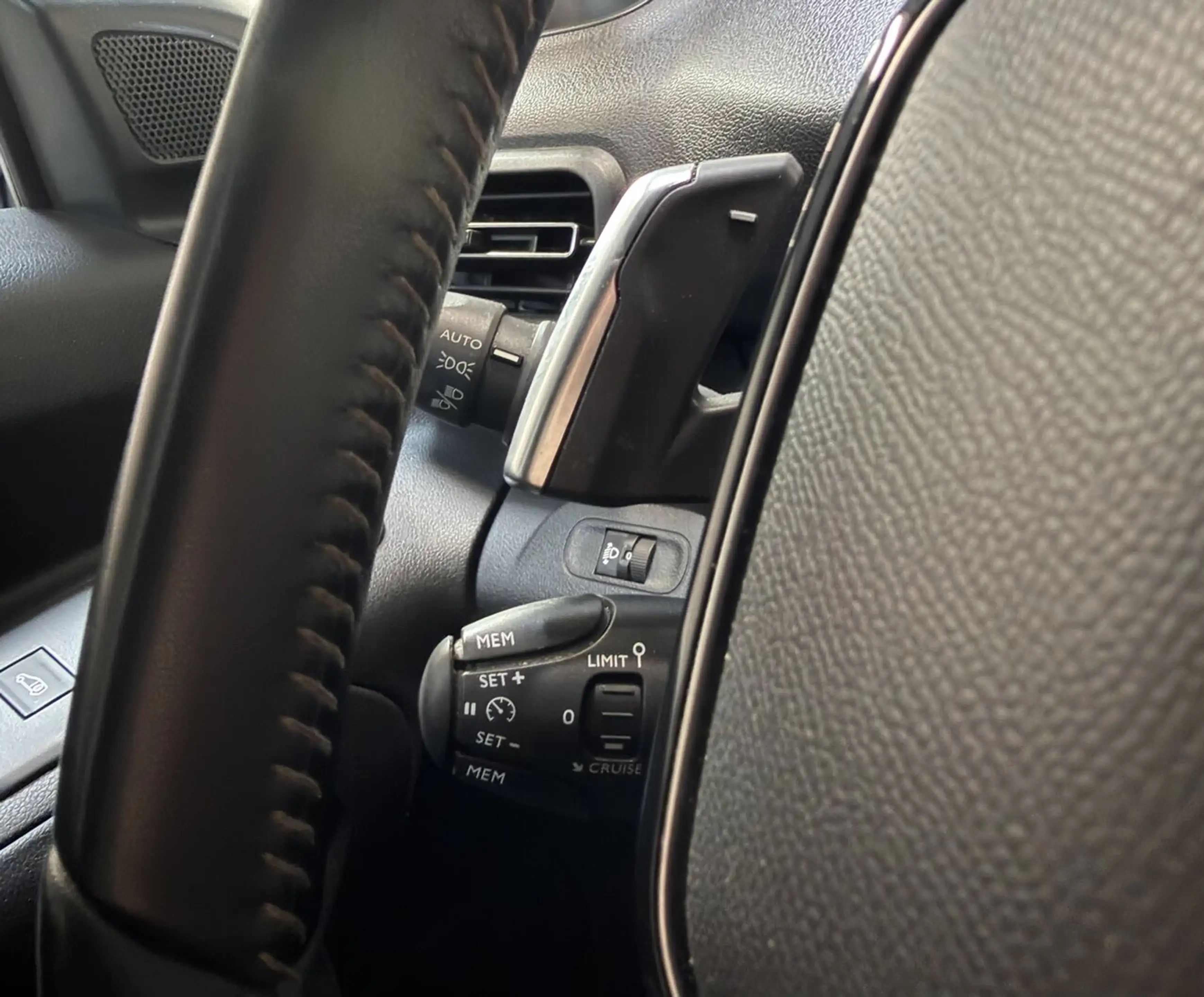 Peugeot Partner 1.5d Lichte Vracht Autom. 2PL - Airco - GPS - T... — photo 20