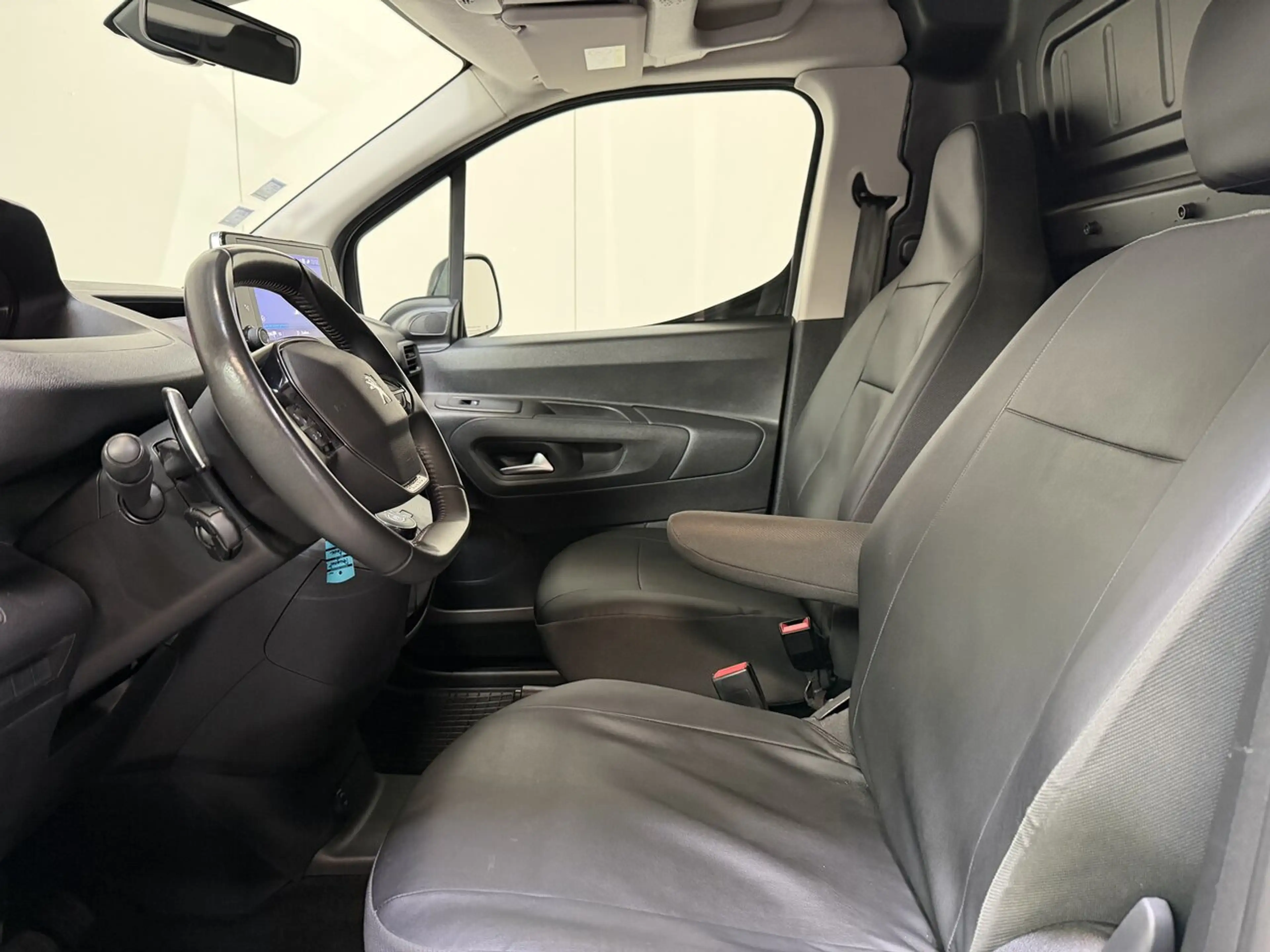 Peugeot Partner 1.5d Lichte Vracht Autom. 2PL - Airco - GPS - T... — photo 6