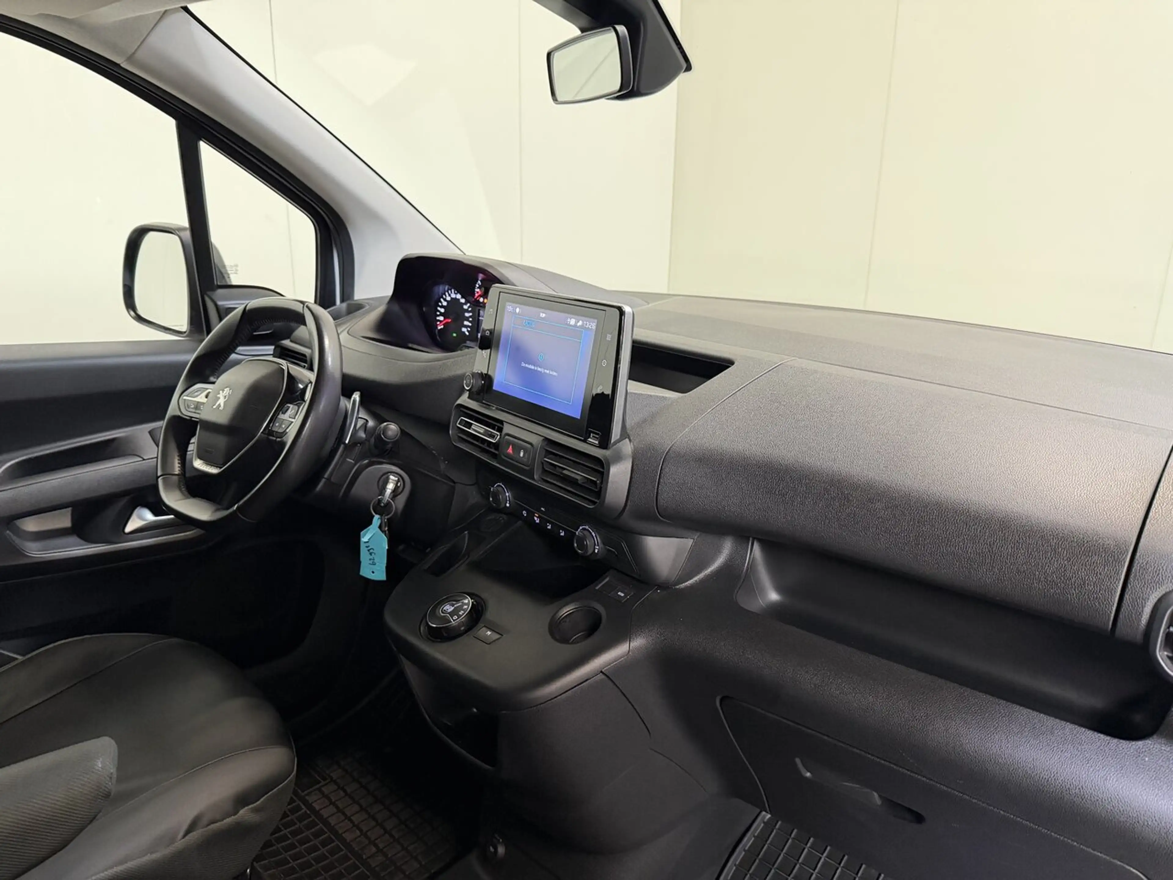 Peugeot Partner 1.5d Lichte Vracht Autom. 2PL - Airco - GPS - T... — photo 13