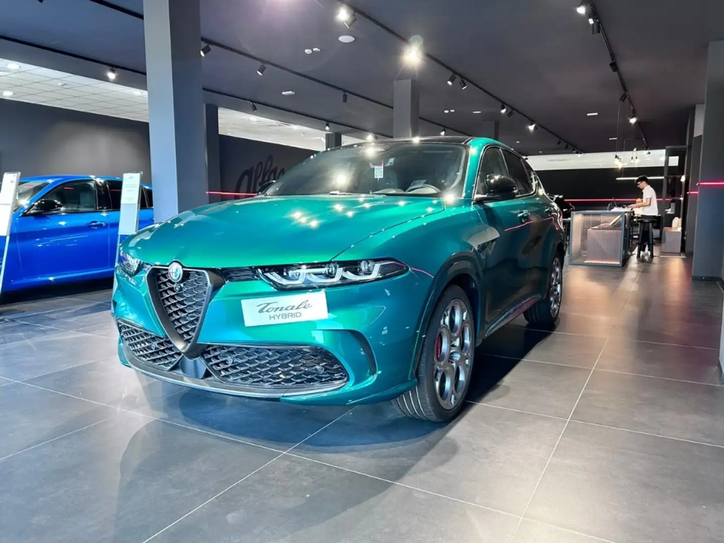 Alfa Romeo Tonale 1.5 Hybrid Tributo Italiano Zelená - 1