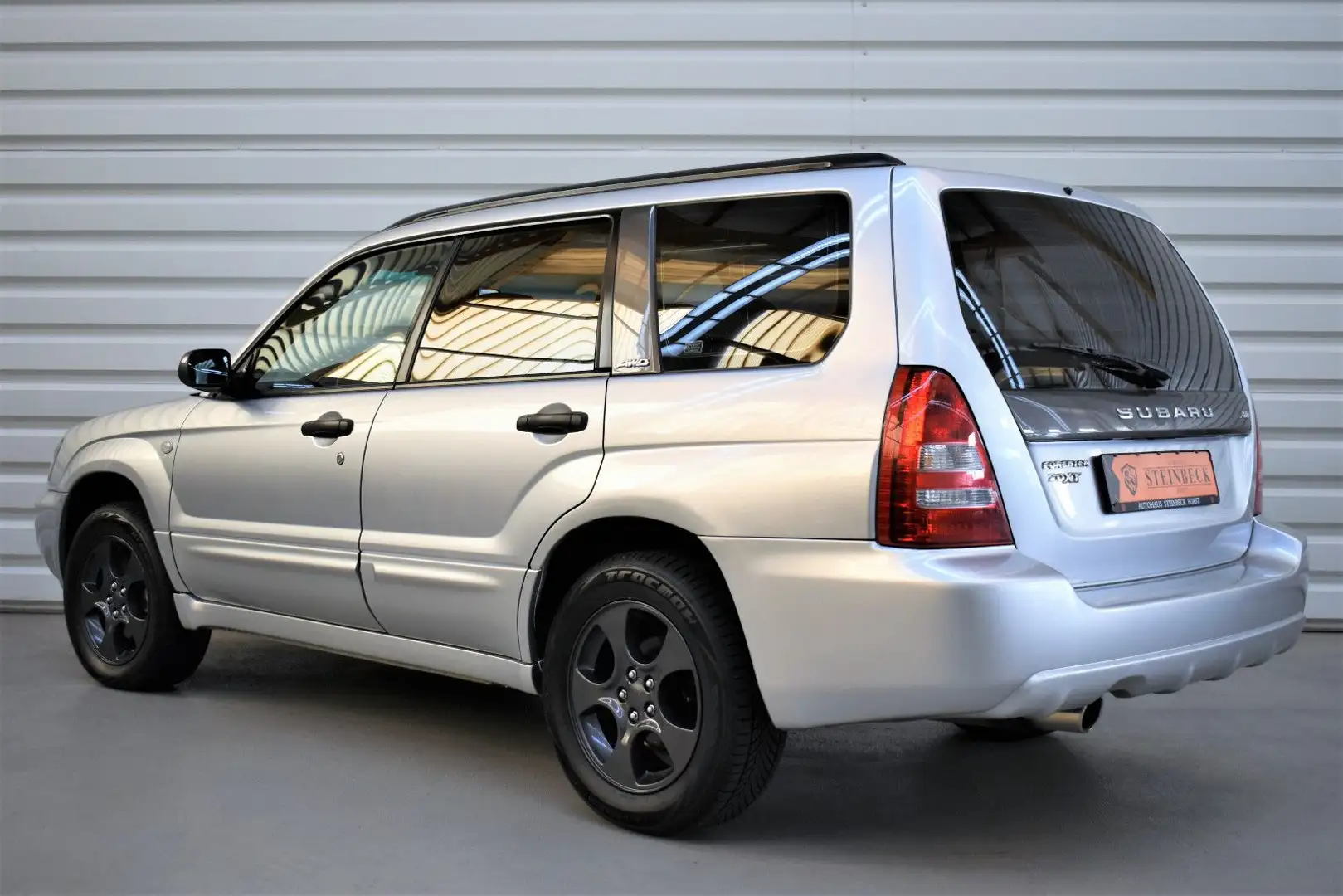 Subaru Forester 2.0 XT Turbo+Tempomat+Schiebedach+SHZ Zilver - 2