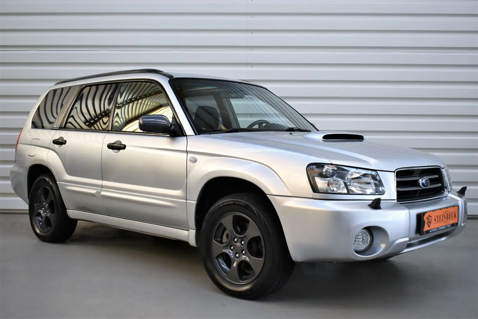 Subaru Forester 2.0 XT Turbo+Tempomat+Schiebedach+SHZ Zilver - 1