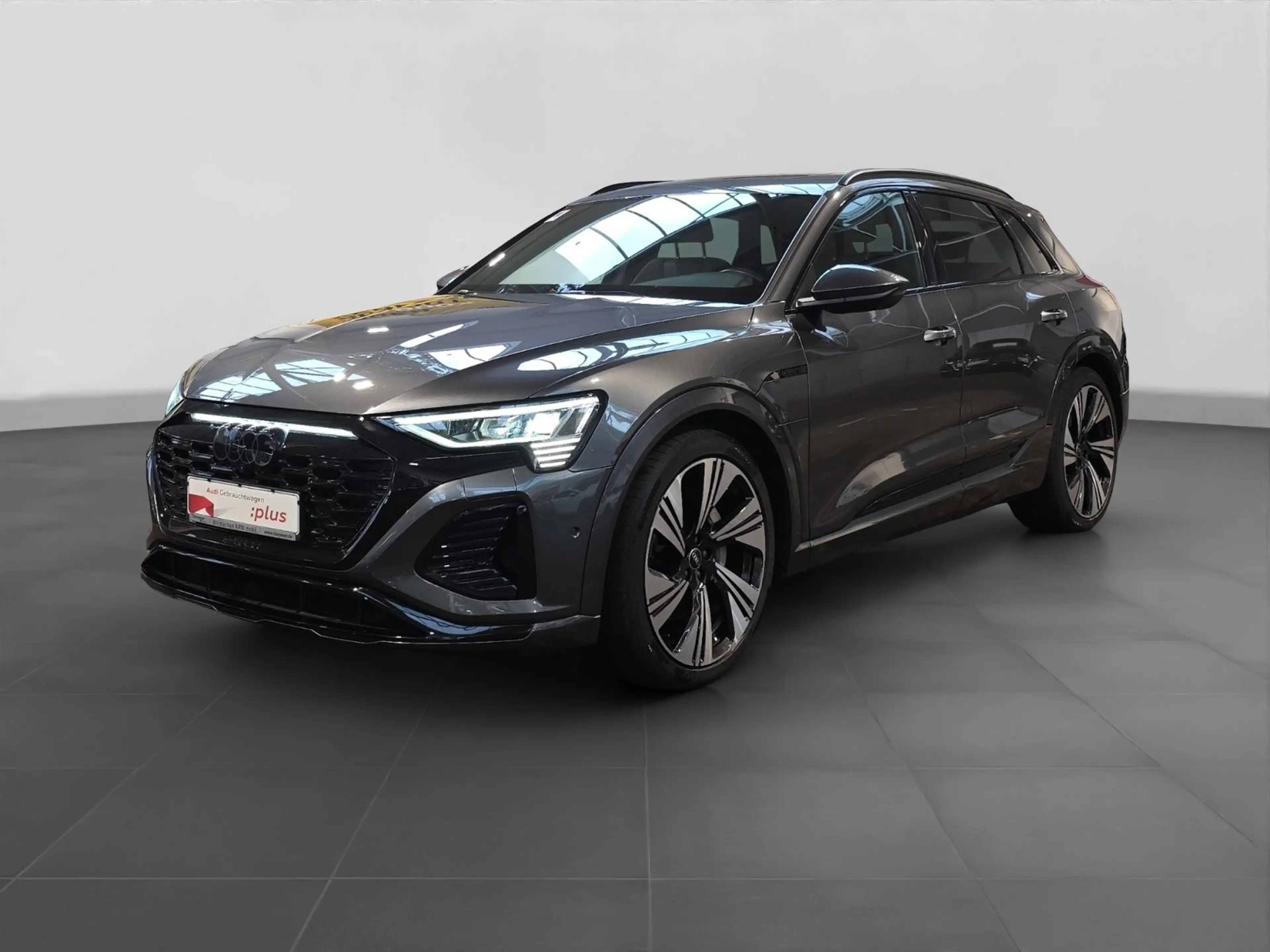 Audi Q8 e-tron 50 Q 2x S LINE PANO AHK LM22 NAVI OPS+ — photo 2