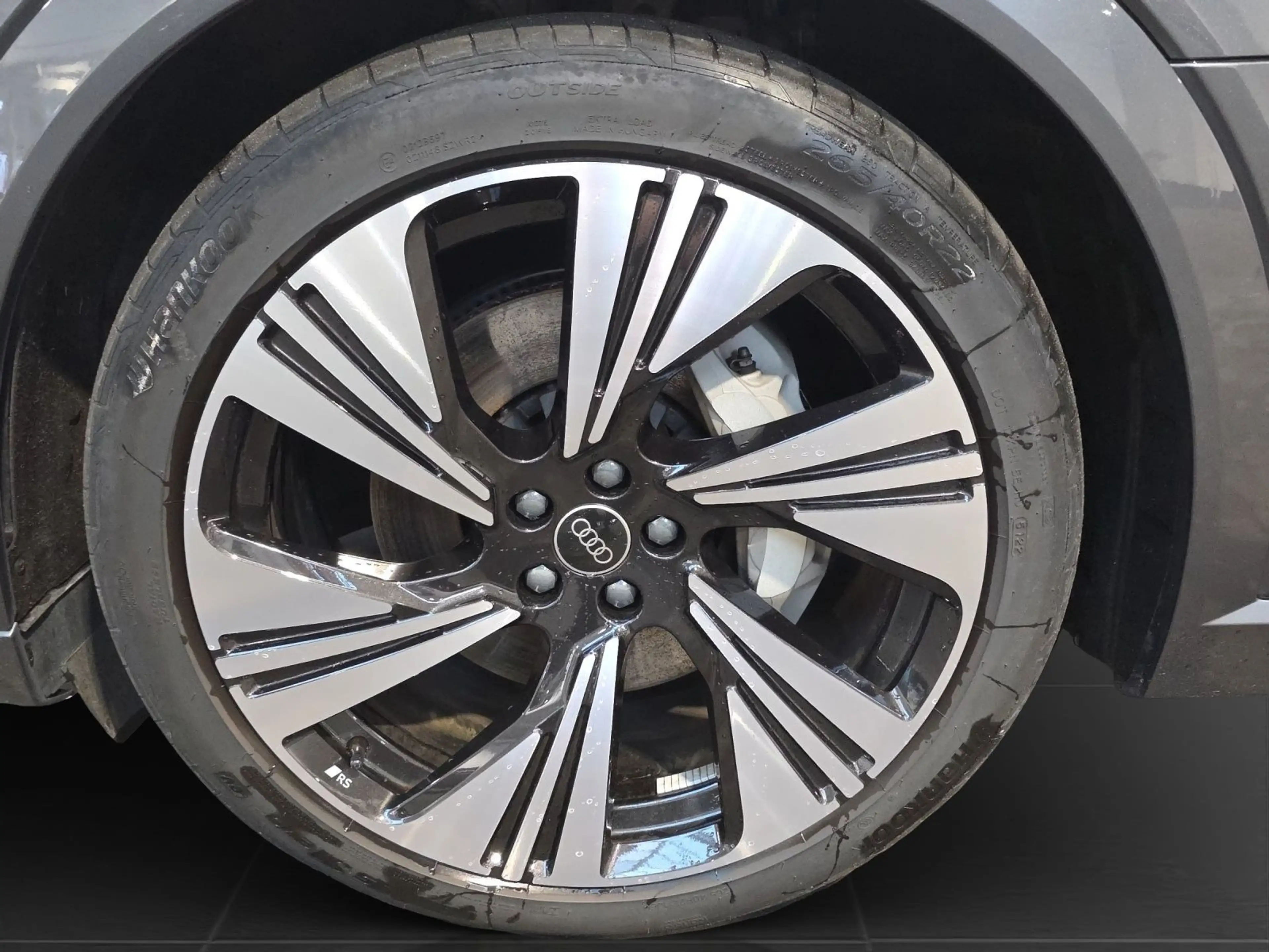 Audi Q8 e-tron 50 Q 2x S LINE PANO AHK LM22 NAVI OPS+ — photo 7