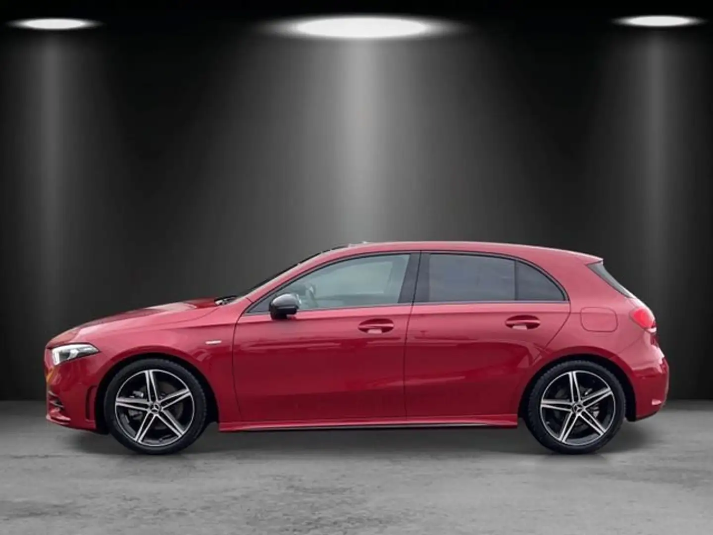 Mercedes-Benz A 220 d EDITION AMG+DISTRONIC+PSD+MBUX High-End Rot - 2