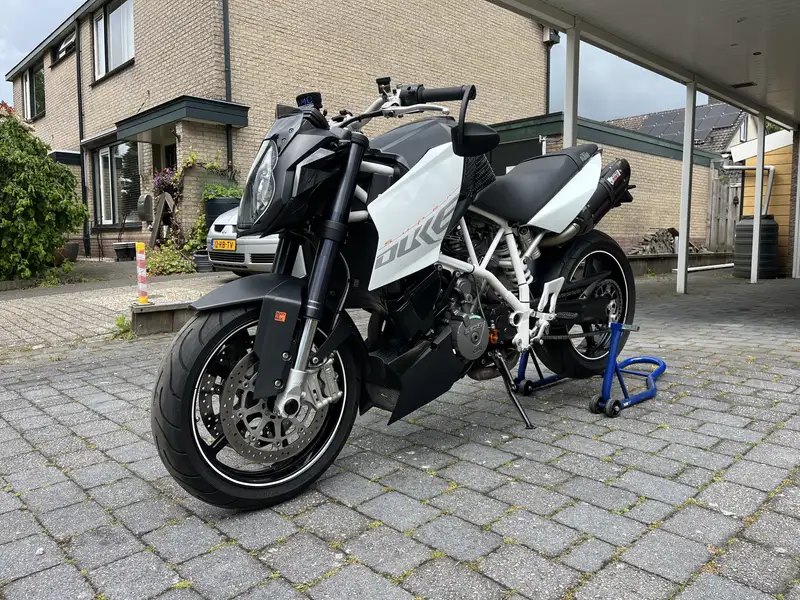 KTM 990 SUPER DUKE