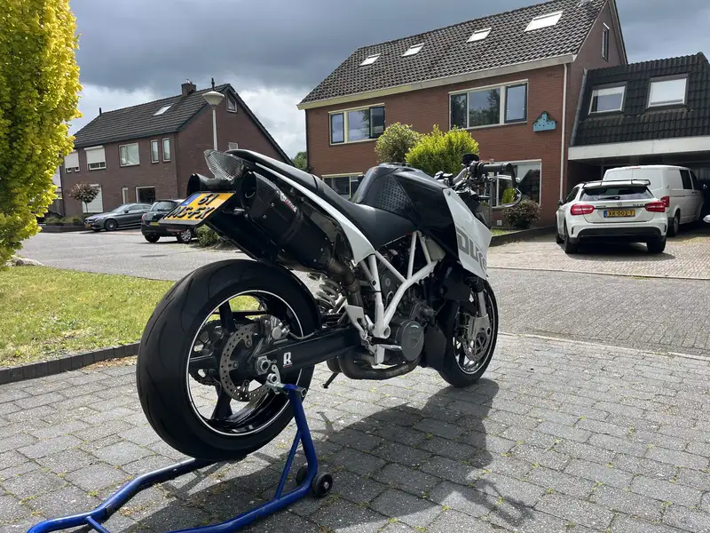 KTM 990 SUPER DUKE - foto 8