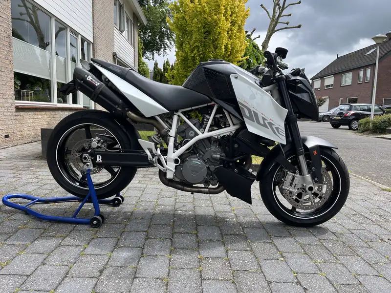 KTM 990 SUPER DUKE - foto 3