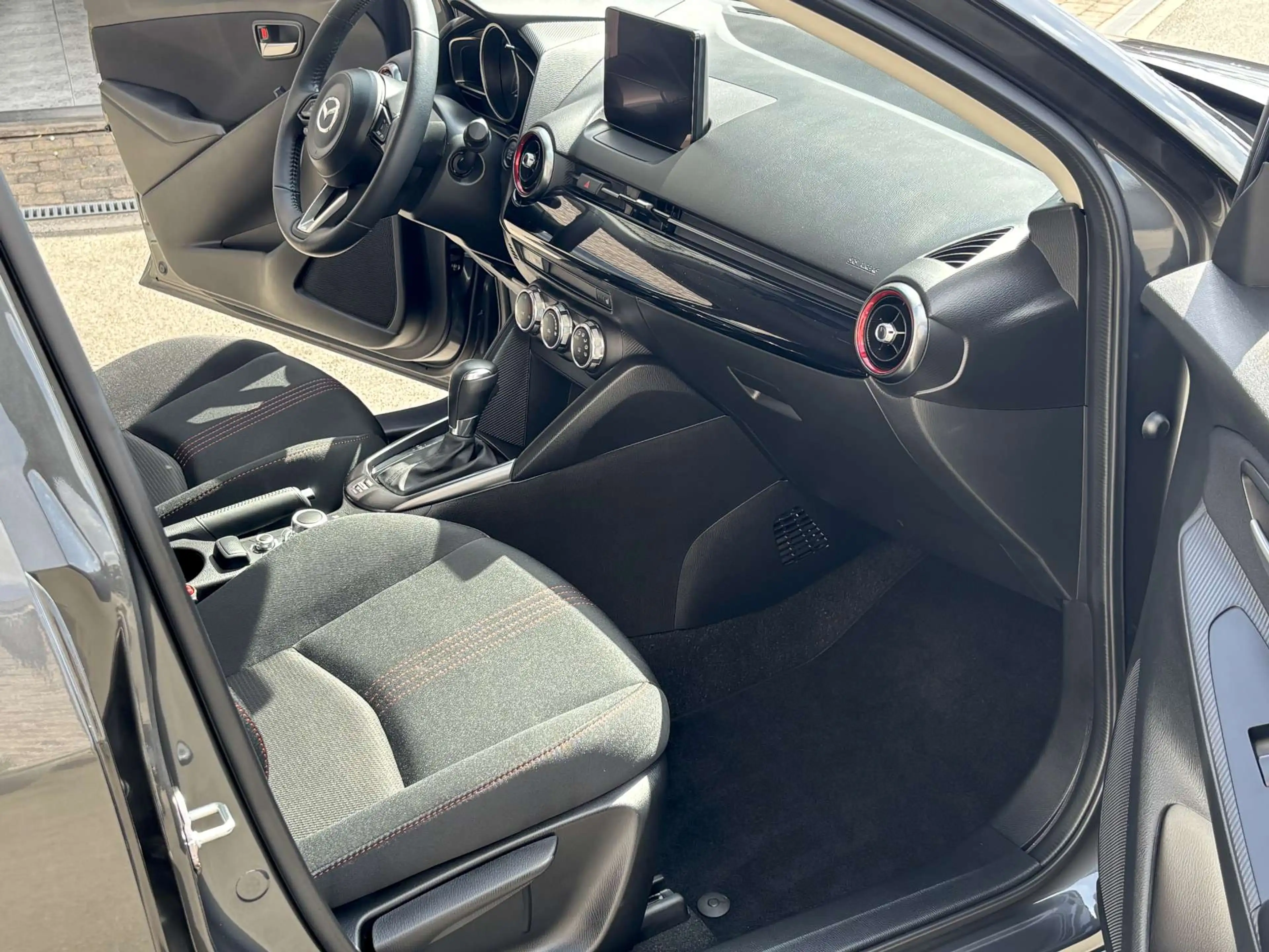 Mazda 2 2 1.5 SKY-G HOMURA / Automaat / 5500km / Fabriekswb — photo 7