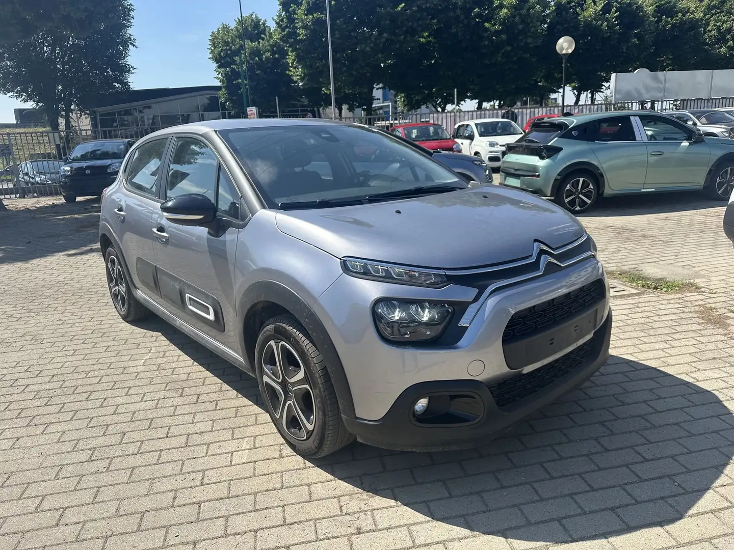 Citroen C3 PureTech 83 S&S Plus CARPLAY Gris - 2