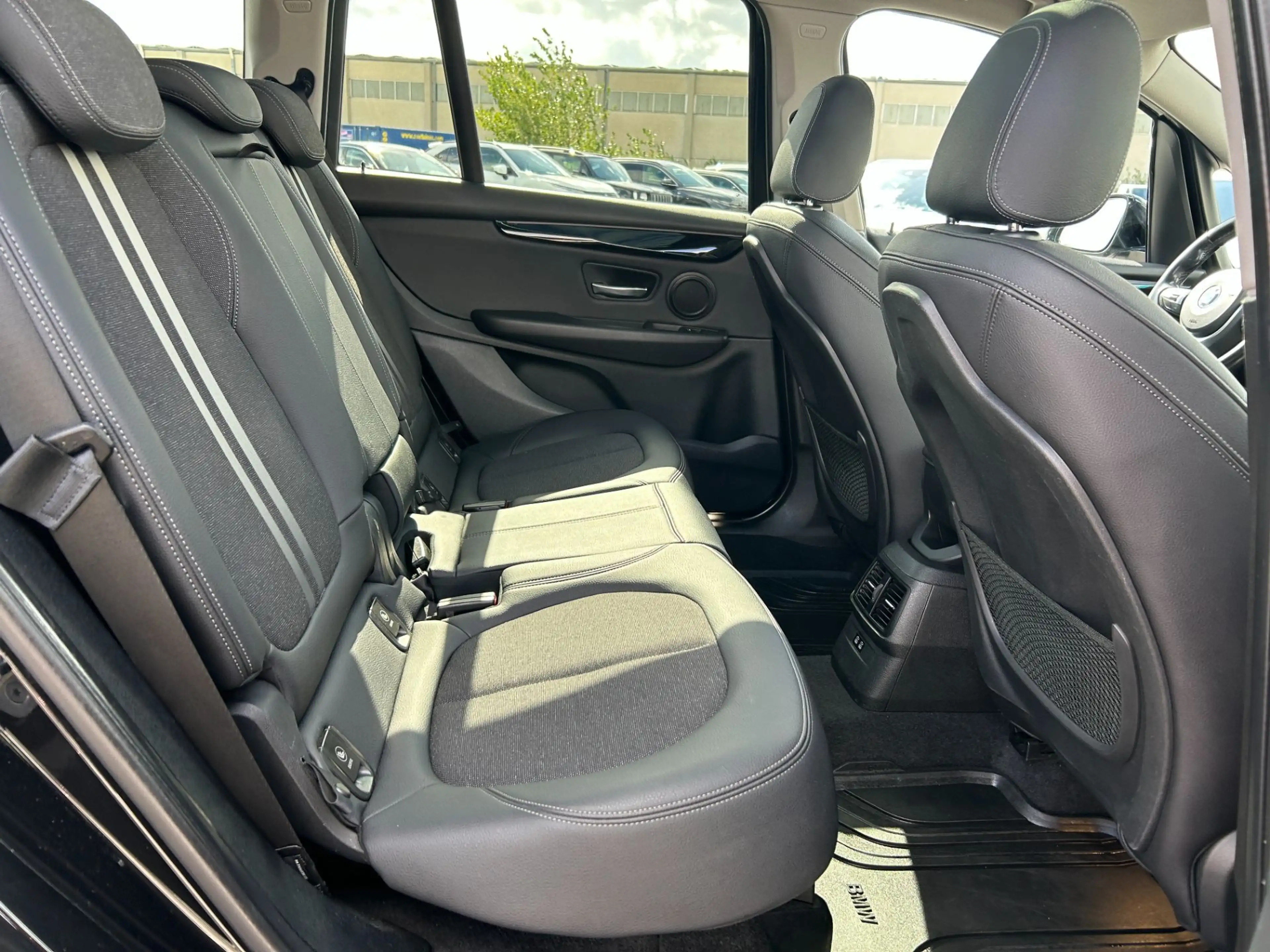 BMW 216 d Gran Tourer Sport Line — photo 11