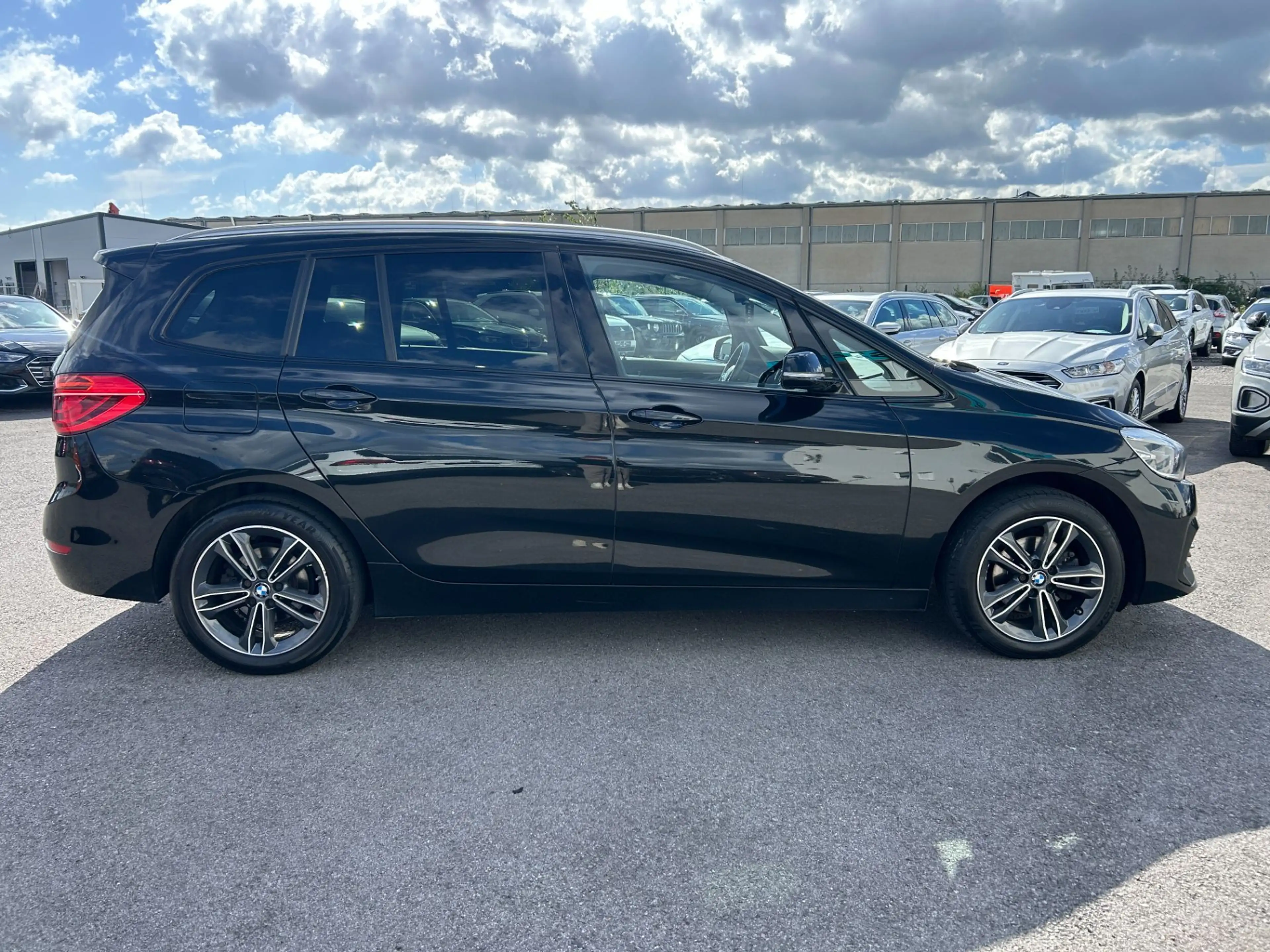 BMW 216 d Gran Tourer Sport Line — photo 4