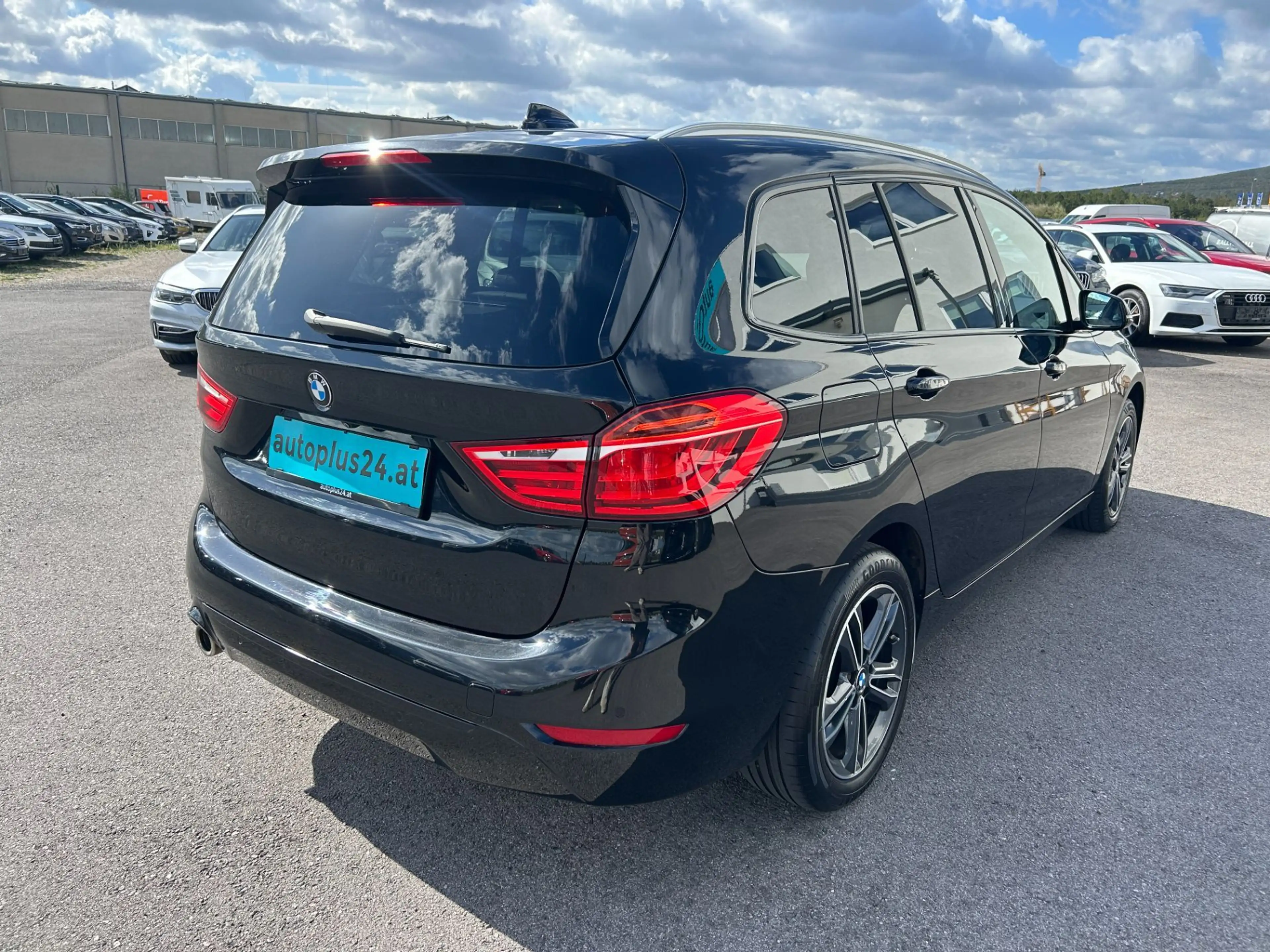 BMW 216 d Gran Tourer Sport Line — photo 6