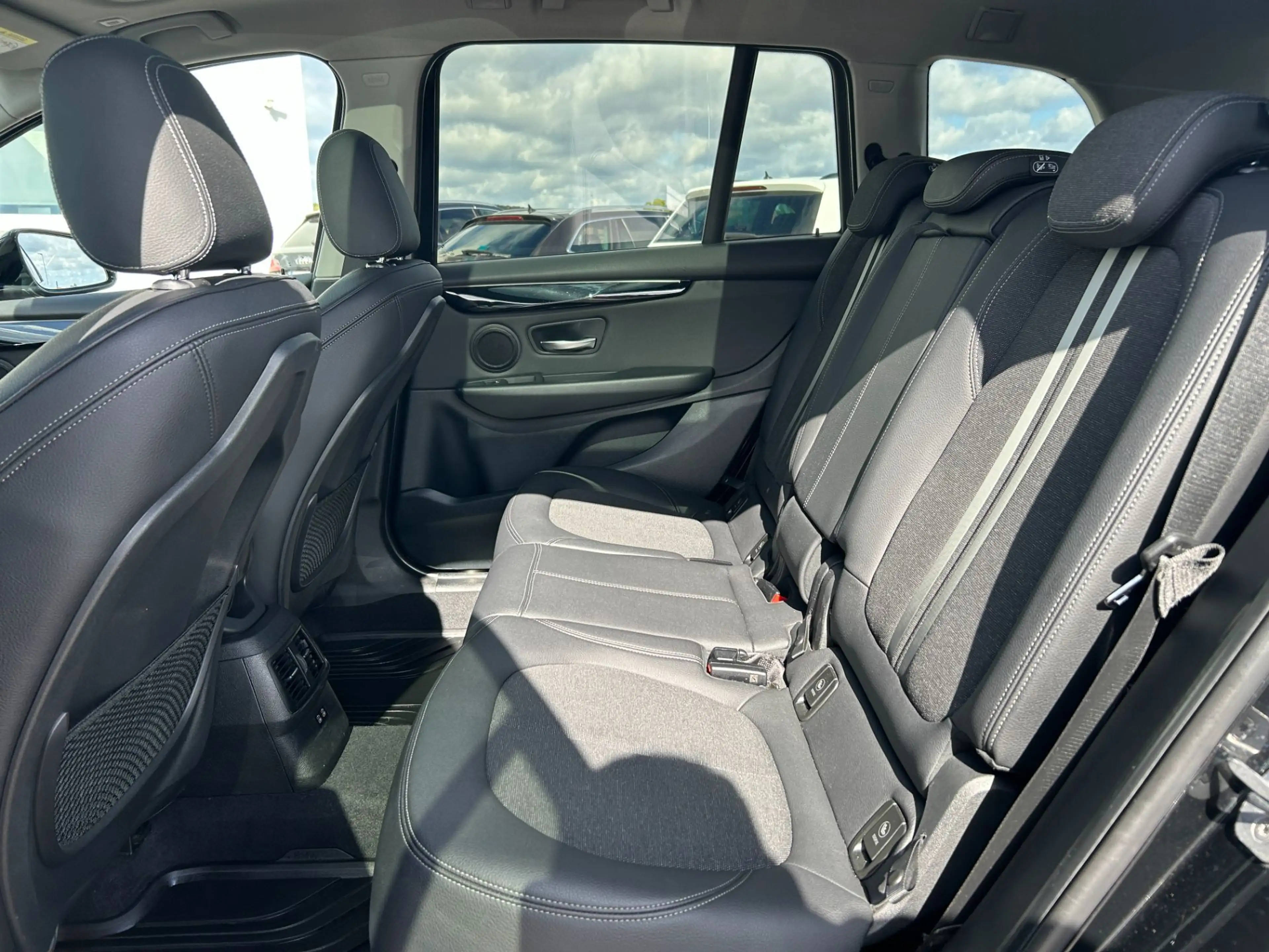 BMW 216 d Gran Tourer Sport Line — photo 10