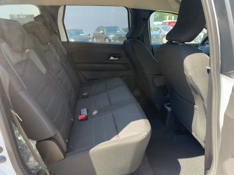 Dacia Jogger Expression TCe 110 7-Sitzer+NAVI+SHZG+CAM — photo 12