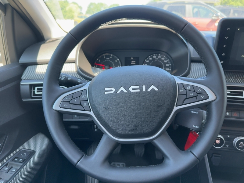Dacia Jogger Expression TCe 110 7-Sitzer+NAVI+SHZG+CAM — photo 9
