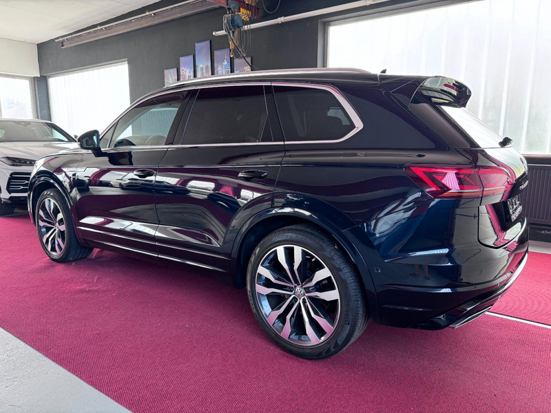 Volkswagen Touareg R Line Pano Luft Virtual ACC Matrix 21Zo — photo 9