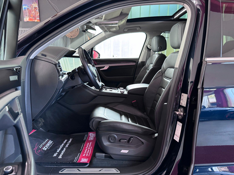 Volkswagen Touareg R Line Pano Luft Virtual ACC Matrix 21Zo — photo 11
