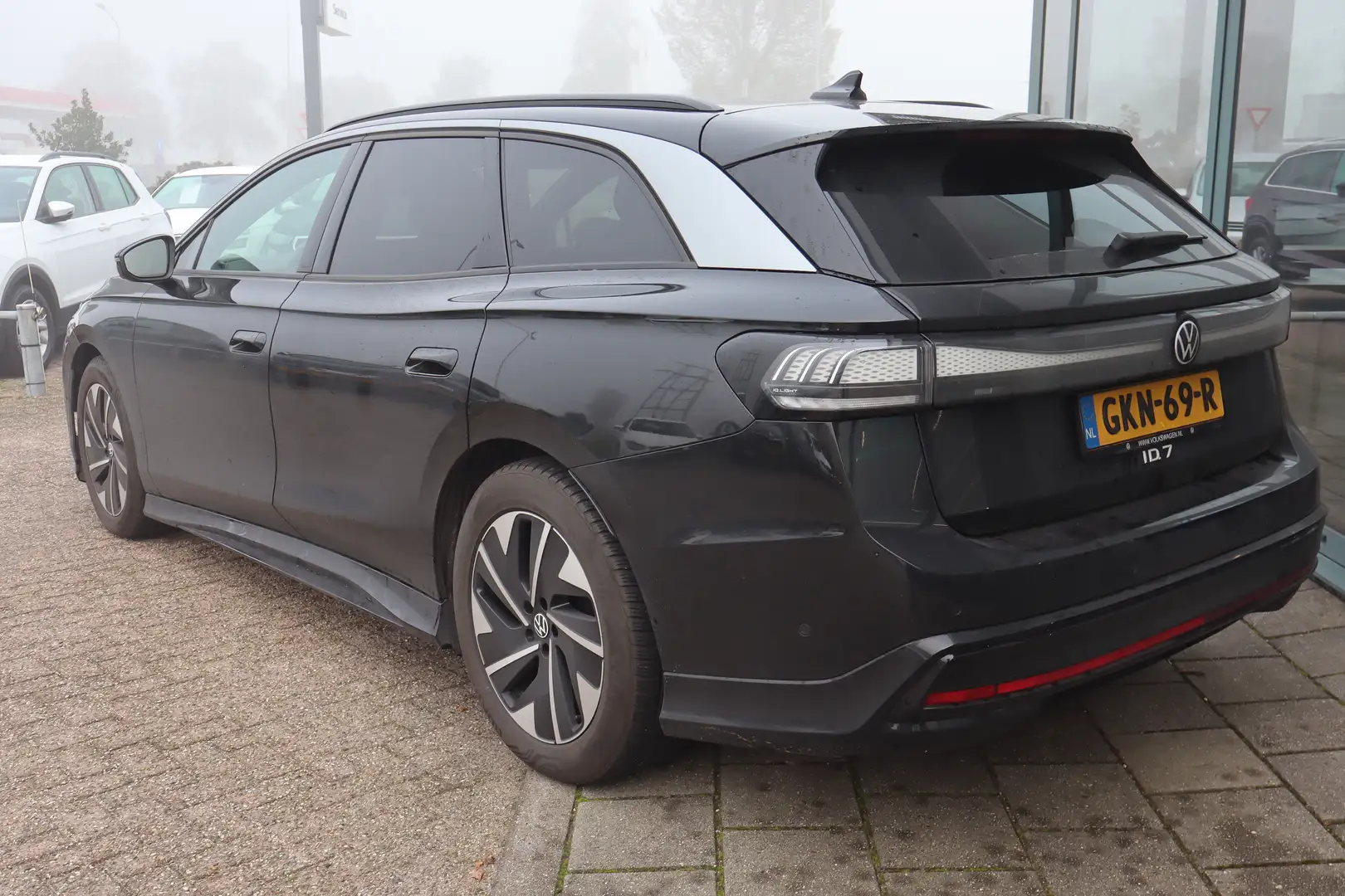 Volkswagen ID.7 Tourer 286PK Pro Business 77 kWh | Airco (automati Zwart - 2