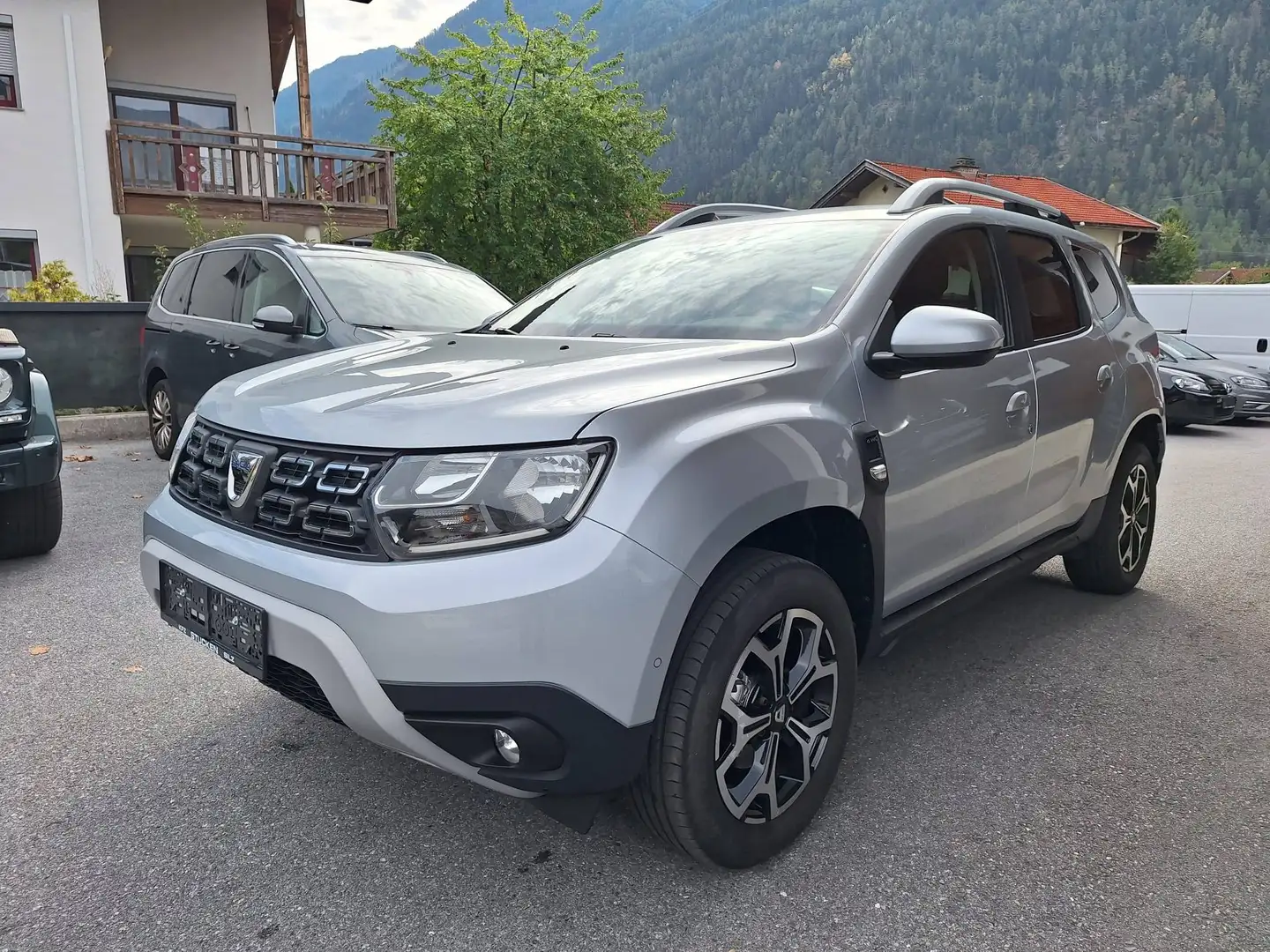Dacia Duster Prestige 4WD/Allrad Anhängerkupplung Silber - 1