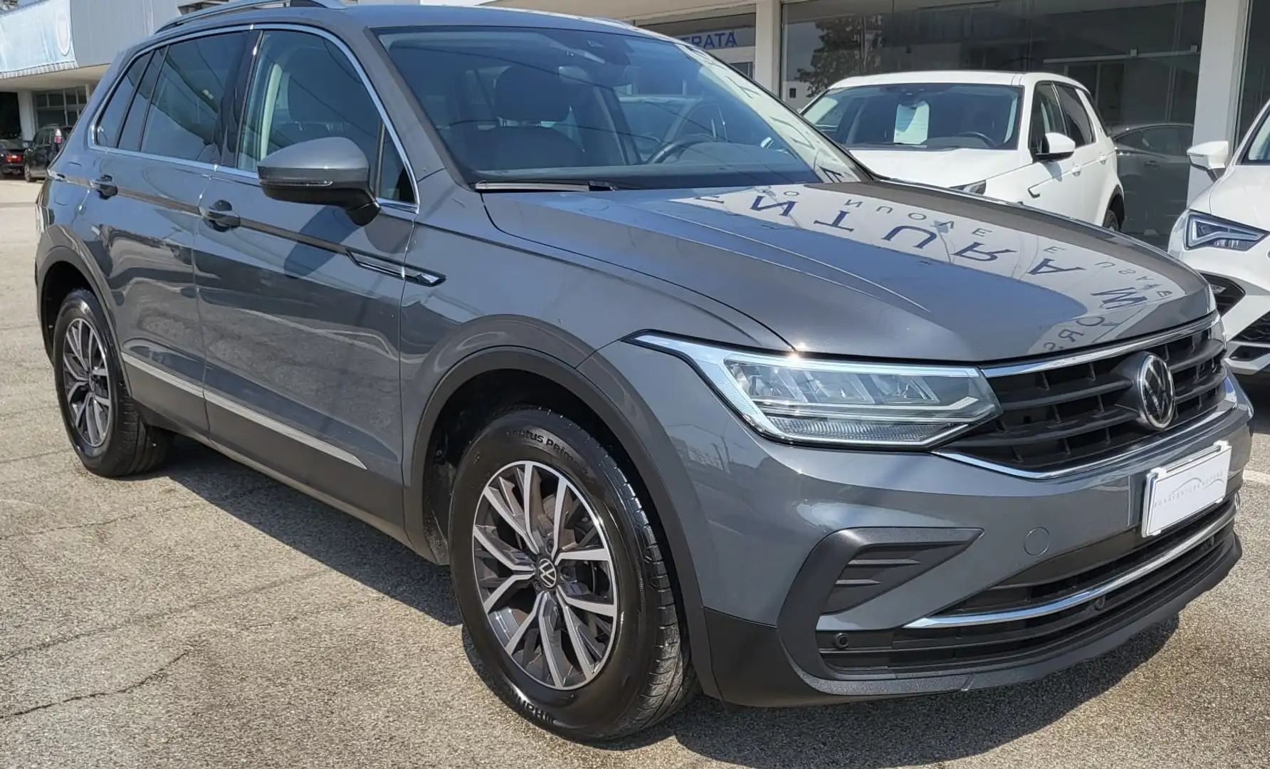 Volkswagen Tiguan 1.5 tsi Life 150cv dsg “PDC-NAVI-CRUISE” Grau - 1