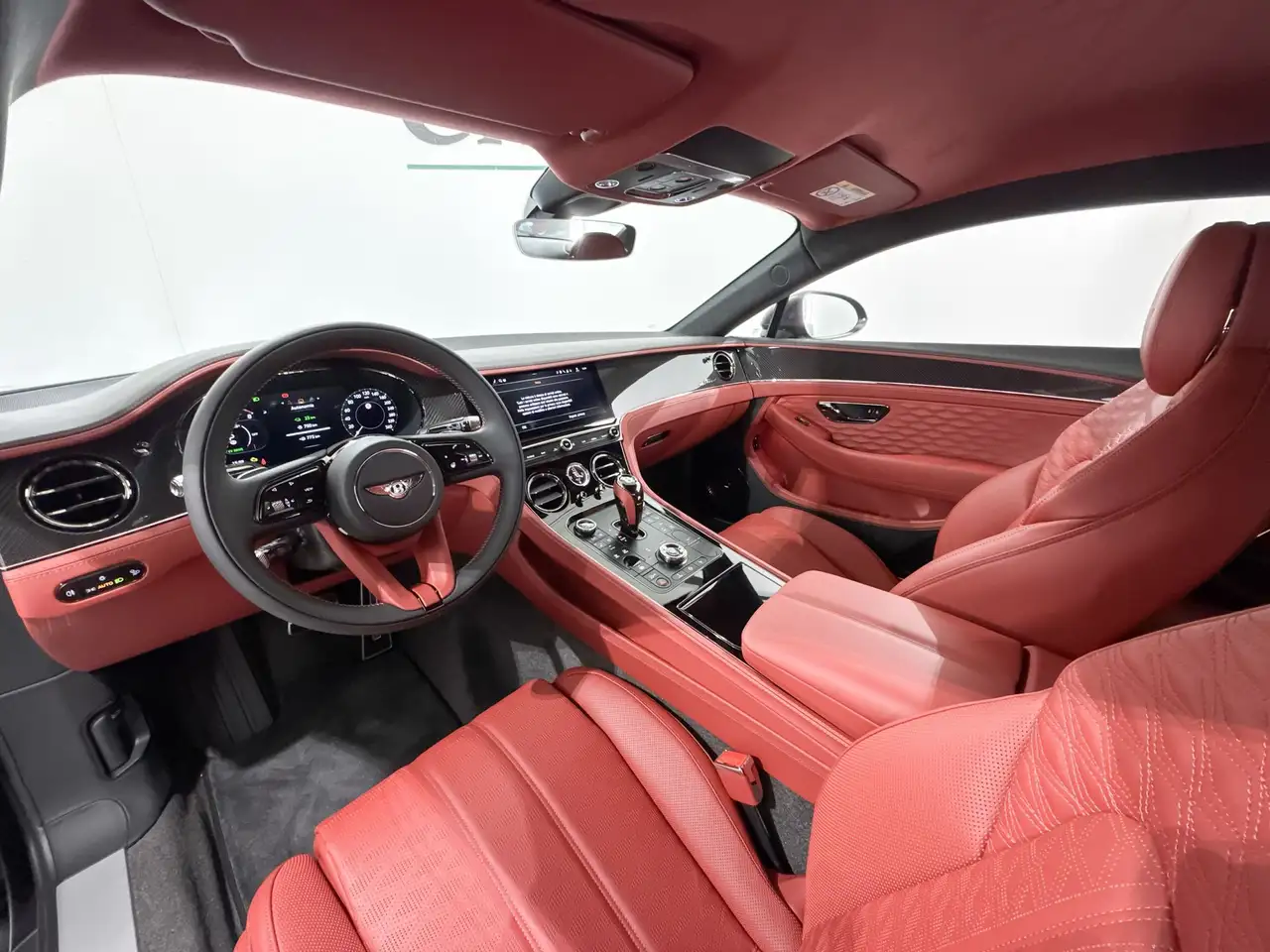 Bentley Continental GT 2025 — фото 12