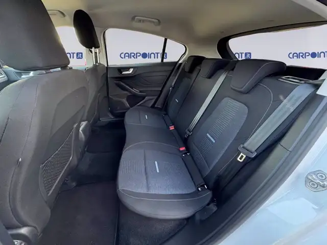 Ford Focus view 14