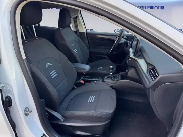 Ford Focus view 16