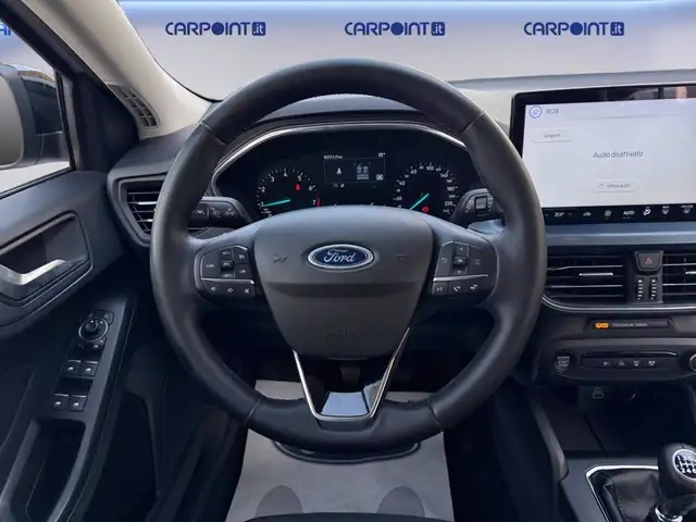 Ford Focus view 13