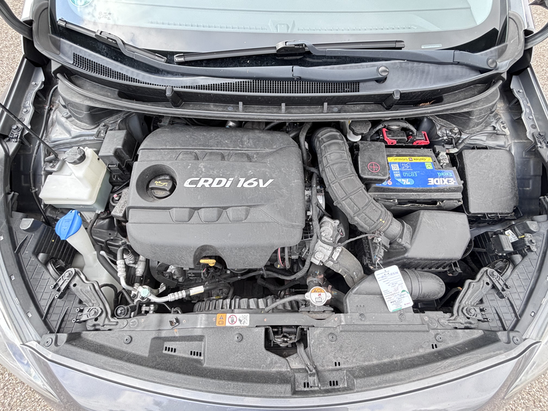 Hyundai i30 1.4 CRDi Trend Kombi *EURO 5-TEMPOMAT-CARPLAY* — photo 10