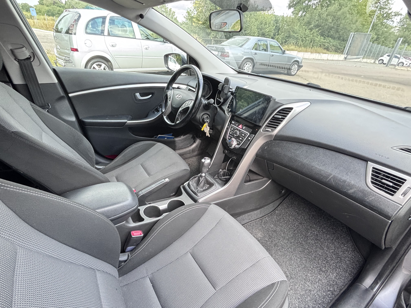 Hyundai i30 1.4 CRDi Trend Kombi *EURO 5-TEMPOMAT-CARPLAY* — photo 17