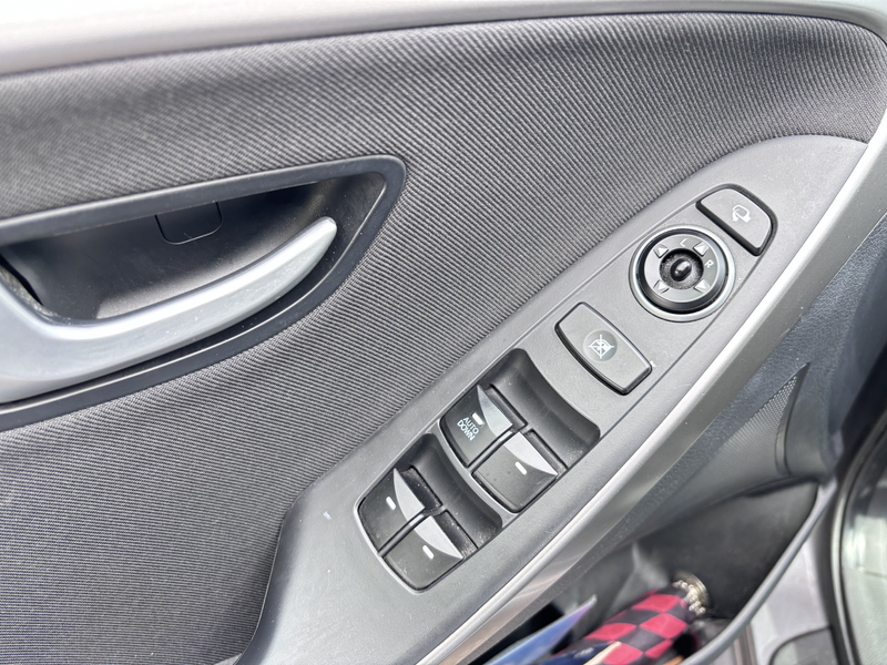 Hyundai i30 1.4 CRDi Trend Kombi *EURO 5-TEMPOMAT-CARPLAY* — photo 15